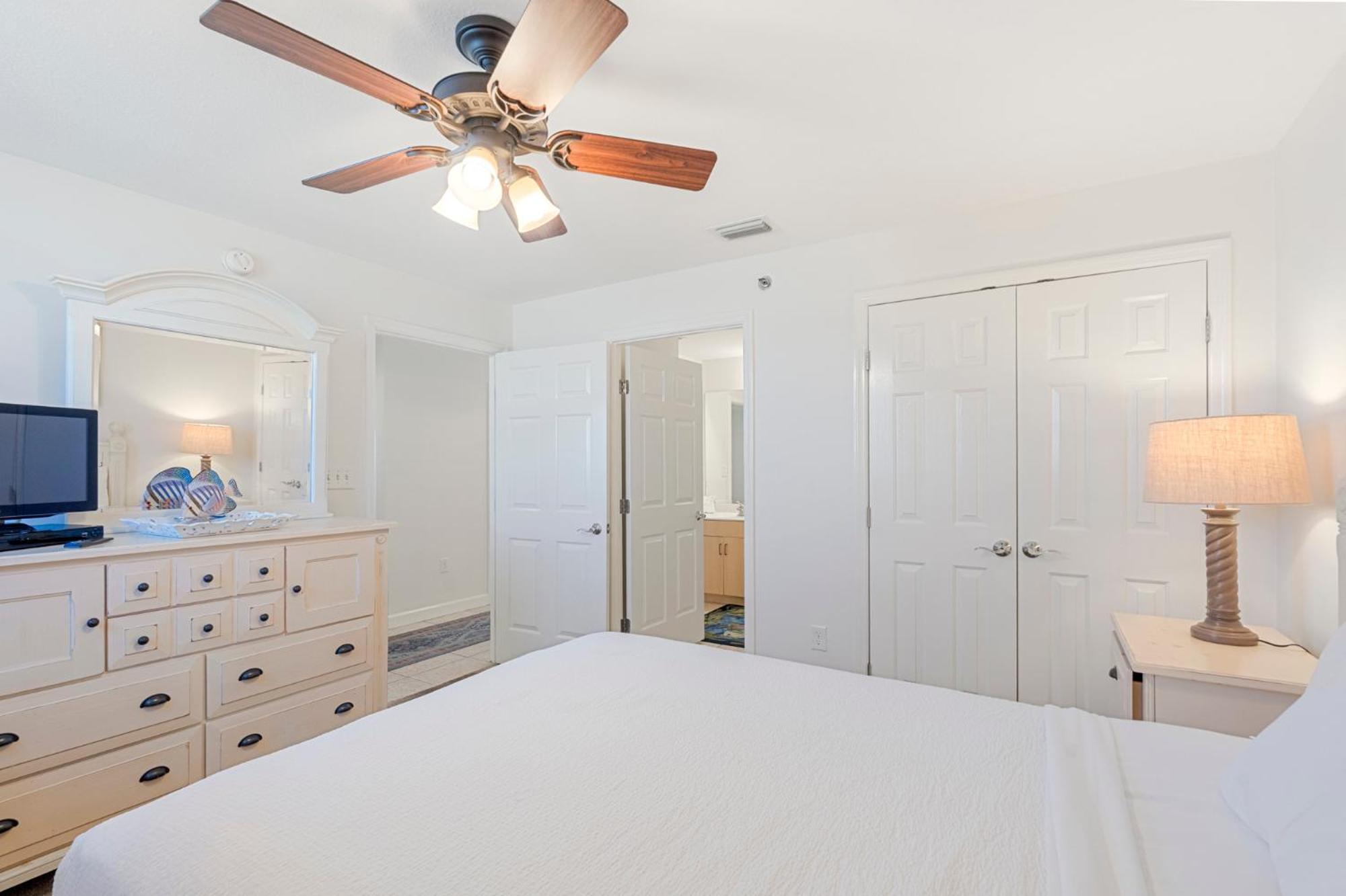 1005 Sterling Apartment